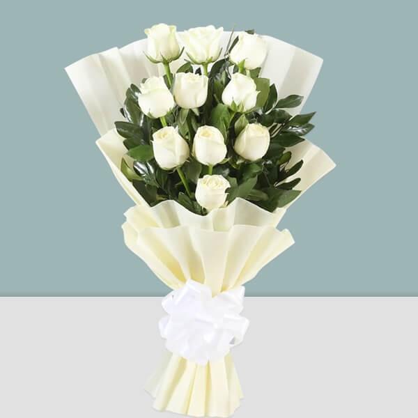 15 Pcs Imported White Roses In Bouquet-image-0