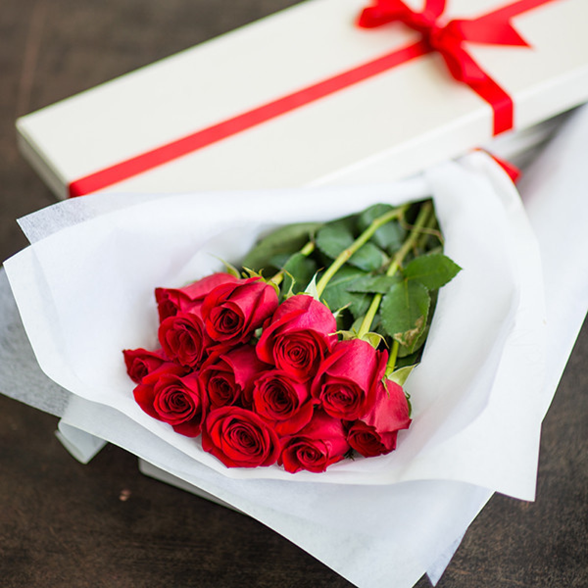 1 Dozen Red Roses In A Box-image-0